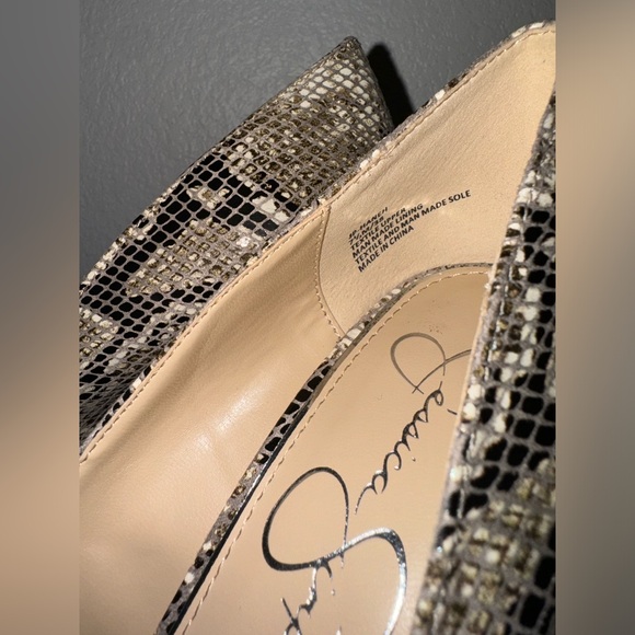 Jessica Simpson Stiletto Heel - Picture 2 of 5